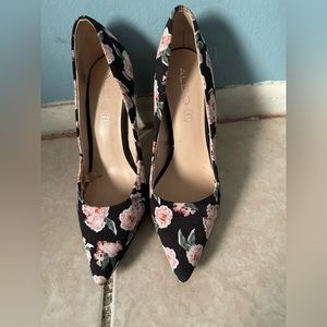 Floral Aldo pointy pumps